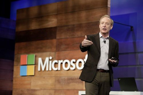Lý do Microsoft không bị xét nét như Google, Facebook