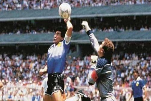Bán đấu giá áo đấu lịch sử của Maradona