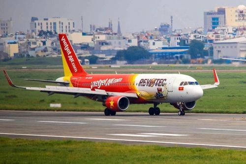 Tân Sơn Nhất chỉ vận hành một đường băng đến hết tháng 4