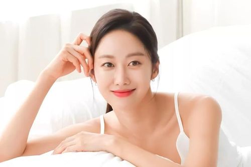 Jeon Hye Bin mang thai sau 3 năm kết hôn