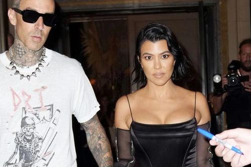 Kourtney Kardashian thay đổi phong cách khi yêu Travis Barker