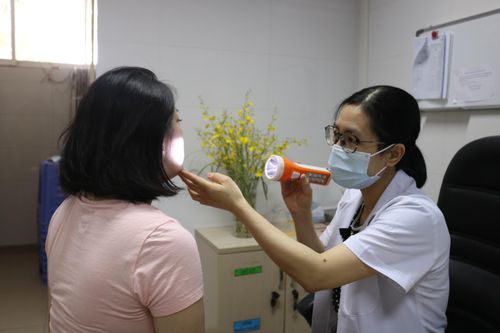 Mụn mọc liên tục hậu Covid-19
