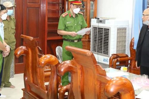 Thầy cúng 'vẽ' dự án để chiếm đoạt hàng tỷ đồng