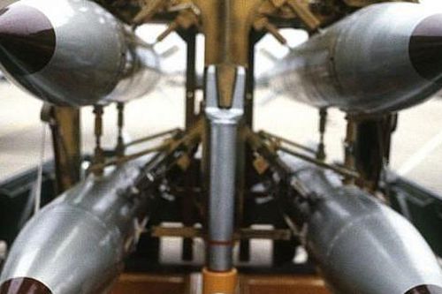 Ba Lan tuyên bố sẵn sàng tiếp nhận vũ khí hạt nhân Mỹ, Nga nói gì?
