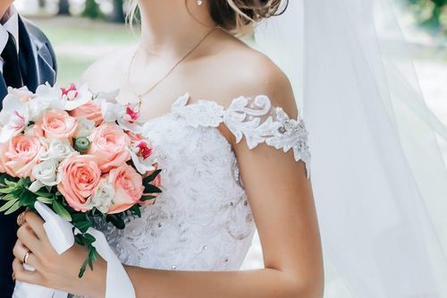 Cô gái hủy cưới gấp khi phát hiện bí mật trong máy tính bạn trai