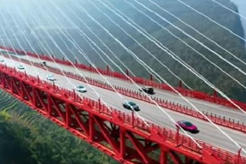 Ngôi làng hẻo lánh tại Trung Quốc sở hữu 40 chiếc siêu xe điện Tesla