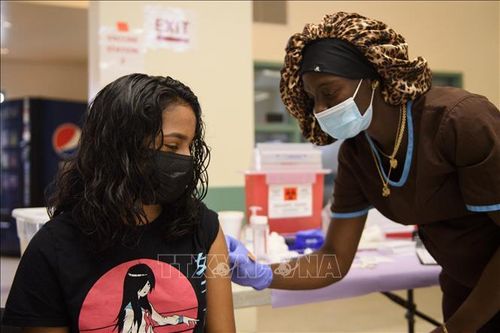 Mỹ tìm kiếm giải pháp cho vấn đề cập nhật vaccine ngừa COVID-19