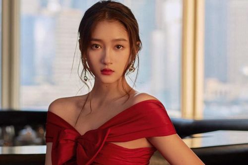 'Em gái quốc dân' Quan Hiểu Đồng lên tiếng trước tin đồn bị khởi kiện vì tranh chấp kinh doanh