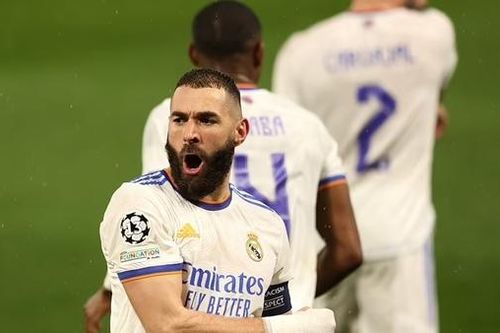 Karim Benzema 'lên đồng', Real 'kéo sập' Stamford Bridge