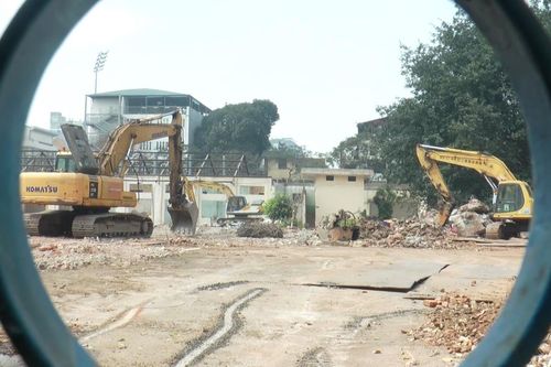 Cận cảnh tòa nhà Pháp cổ 4 mặt tiền ở Hà Nội đang bị phá dỡ