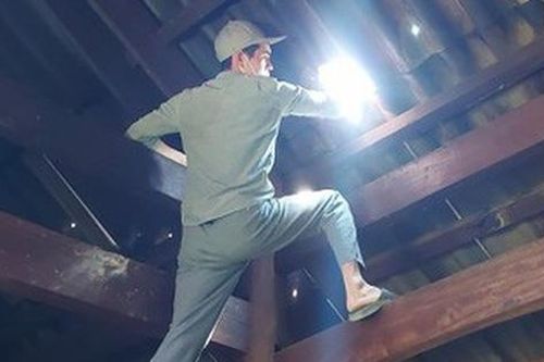 Nổ mìn ở mỏ đá khiến 2 người bị thương, nhiều nhà dân hư hỏng
