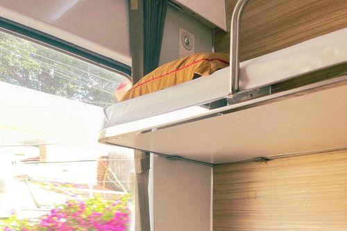 Người trẻ chuộng đi du lịch gần bằng tàu hỏa