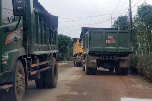 Xe quá tải tung hoành, UBND tỉnh Quảng Trị yêu cầu chấn chỉnh