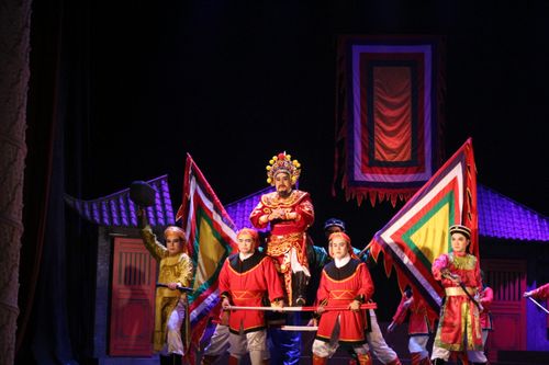 Hát Bội làm mới để thu hút khán giả
