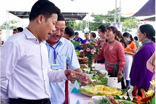 Hội Bánh dân gian Nam Bộ đa sắc màu tại Cà Mau