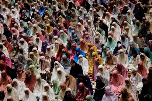 Người Hồi giáo trên khắp thế giới đón tháng lễ Ramadan