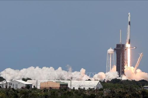 SpaceX đưa phi hành đoàn tư nhân đầu tiên lên ISS