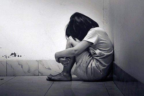 Lừa xin việc giùm, gã thanh niên hiếp dâm bé gái 14 tuổi