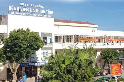 Nghịch keo 502, bé gái 3 tuổi bị bỏng bộ phận sinh dục