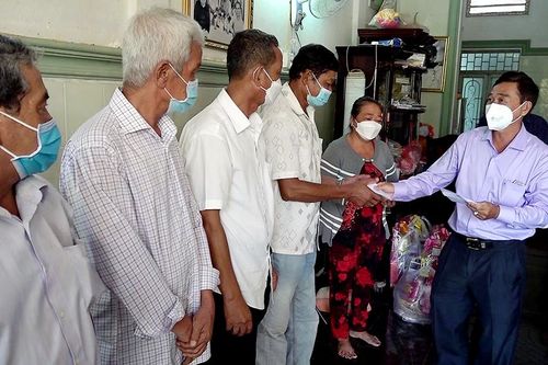 Thăm, chúc Tết cổ truyền Chol Chnam Thmay tại chùa KalBopRuk