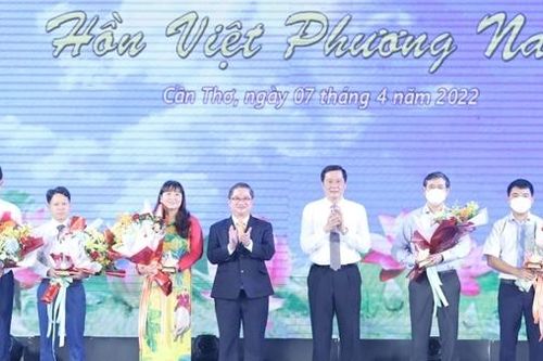 Khai mạc Liên hoan Đờn ca tài tử và Lễ hội Bánh dân gian Nam Bộ