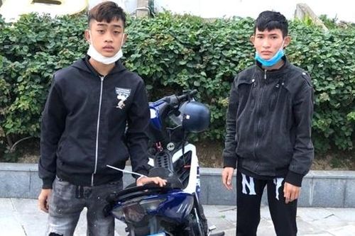 Rình người nhậu say rời quán để... cướp xe máy