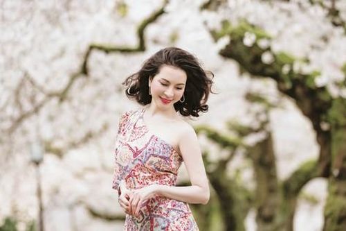 Thanh Mai đẹp bất chấp thời gian, nhan sắc xứng tầm 'Nữ hoàng ảnh lịch' một thời