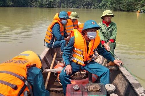 Người đàn ông mất tích sau khi lật thuyền giữa đập nước