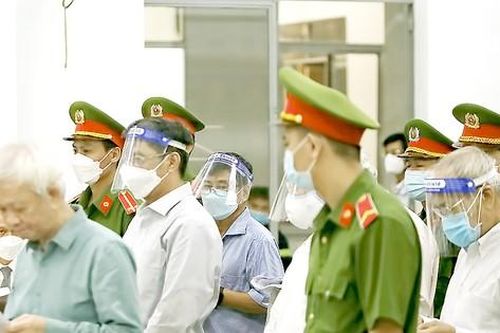 Xét xử sai phạm đất đai tại Khánh Hòa: Các cựu lãnh đạo tỉnh xin lỗi người dân