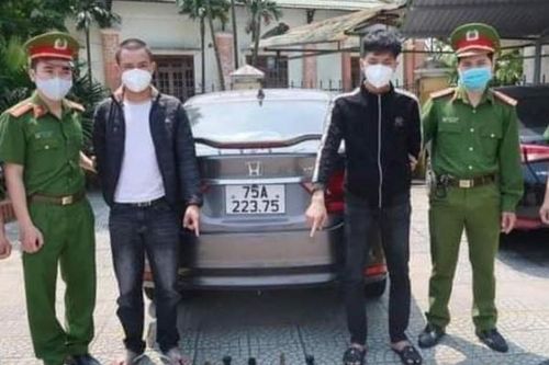 Giải quyết mâu thuẫn bằng kiếm, 2 đối tượng bị khởi tố