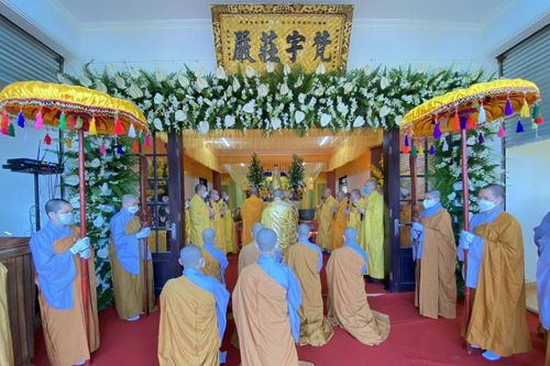 Lâm Đồng: Lễ nhập kim quan Ni trưởng Thích nữ Huệ Trang, trú trì chùa Thiền Lâm