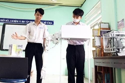 Cậu bé trường làng đoạt giải Nhì cuộc thi sáng tạo cấp quốc gia