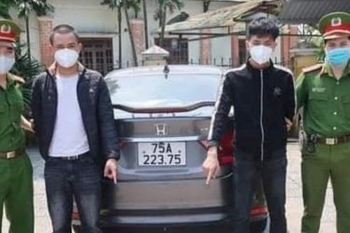 Giải quyết mâu thuẫn trong quán nhậu bằng kiếm