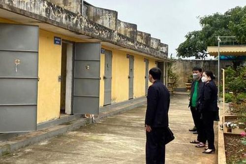 Thông tin mới nhất vụ nghi phạm treo cổ tự tử trong nhà tạm giữ