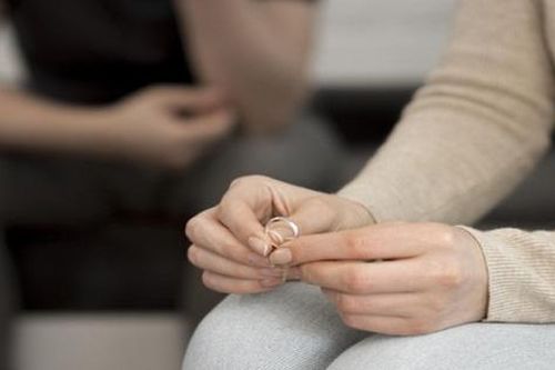 Chồng không bao giờ cãi nhau, thậm chí giúp đỡ nhiều việc nhà vẫn khiến vợ 'chán ngấy' và muốn ly hôn