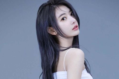 Nhóm nhạc nữ liên tục bị chỉ trích trước ngày ra mắt