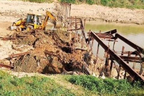 Cảnh sát Ấn Độ truy tìm băng nhóm trộm cả cây cầu để bán sắt vụn