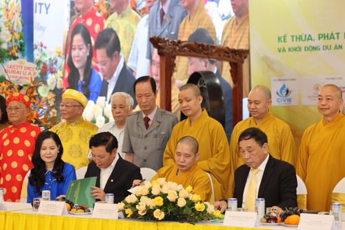 Ký kết hợp tác chiến lược kế thừa, phát huy cội nguồn văn hóa Việt và y học cổ truyền