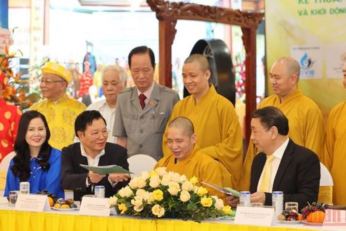 Phát huy văn hóa, y học dân tộc và khởi động dự án về thời đại Hùng Vương