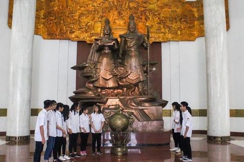 Gìn giữ di sản vùng đất Tổ qua chương trình giáo dục địa phương