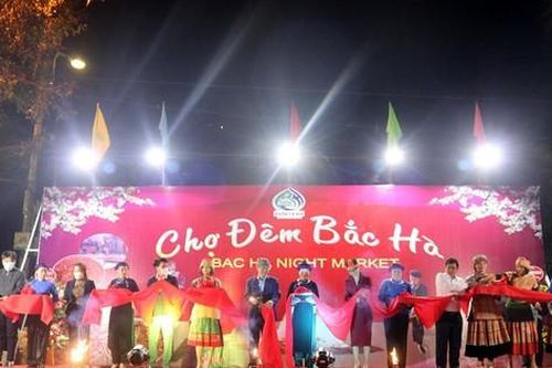 Chợ đêm Bắc Hà chính thức khai trương, khôi phục hoạt động