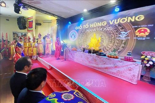 Trang trọng lễ tưởng nhớ Vua Hùng tại CH Séc