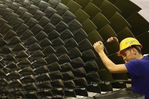 Đức giảm dự báo tăng trưởng năm nay do tác động từ xung đột Ukraine