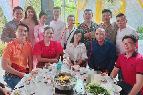 Cát Phượng 'lẻ bóng' đi ăn cưới Tiết Cương, netizen réo gọi: 'Kiều Minh Tuấn đâu rồi?'