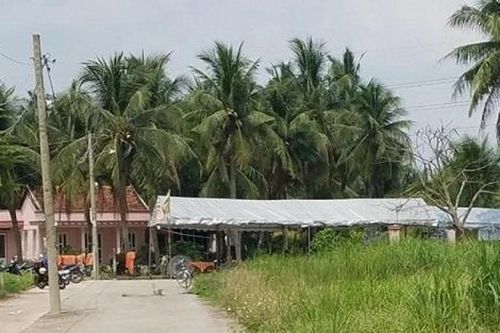 TPHCM: Đổ nhầm cồn vào rượu 2 người tử vong, 2 người nguy kịch