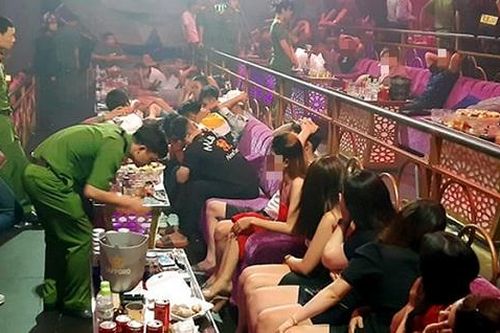 TPHCM: Phát hiện gần 100 'dân bay' dương tính với ma túy tại quán bar