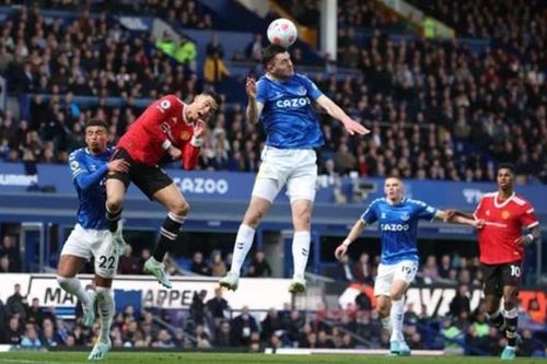 Thua Everton, Manchester United xa dần top 4