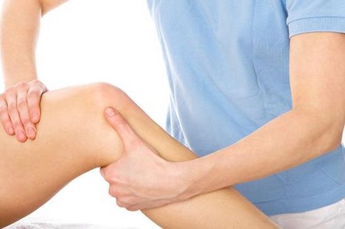 Điều trị thoái hóa khớp gối bằng xoa bóp - bấm huyệt