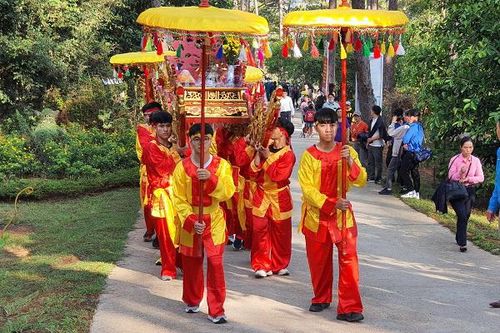 Linh thiêng nguồn cội nơi xứ hoa