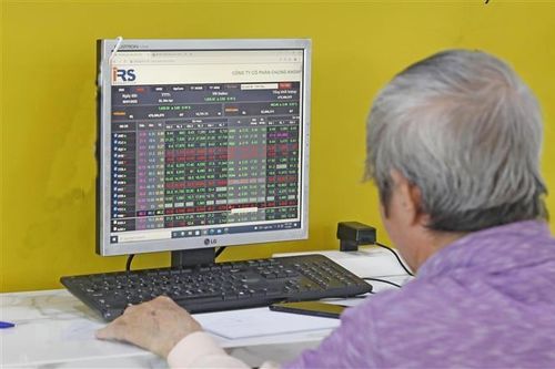 Thủ tướng: Xử lý hành vi đưa tin thất thiệt về thị trường chứng khoán
